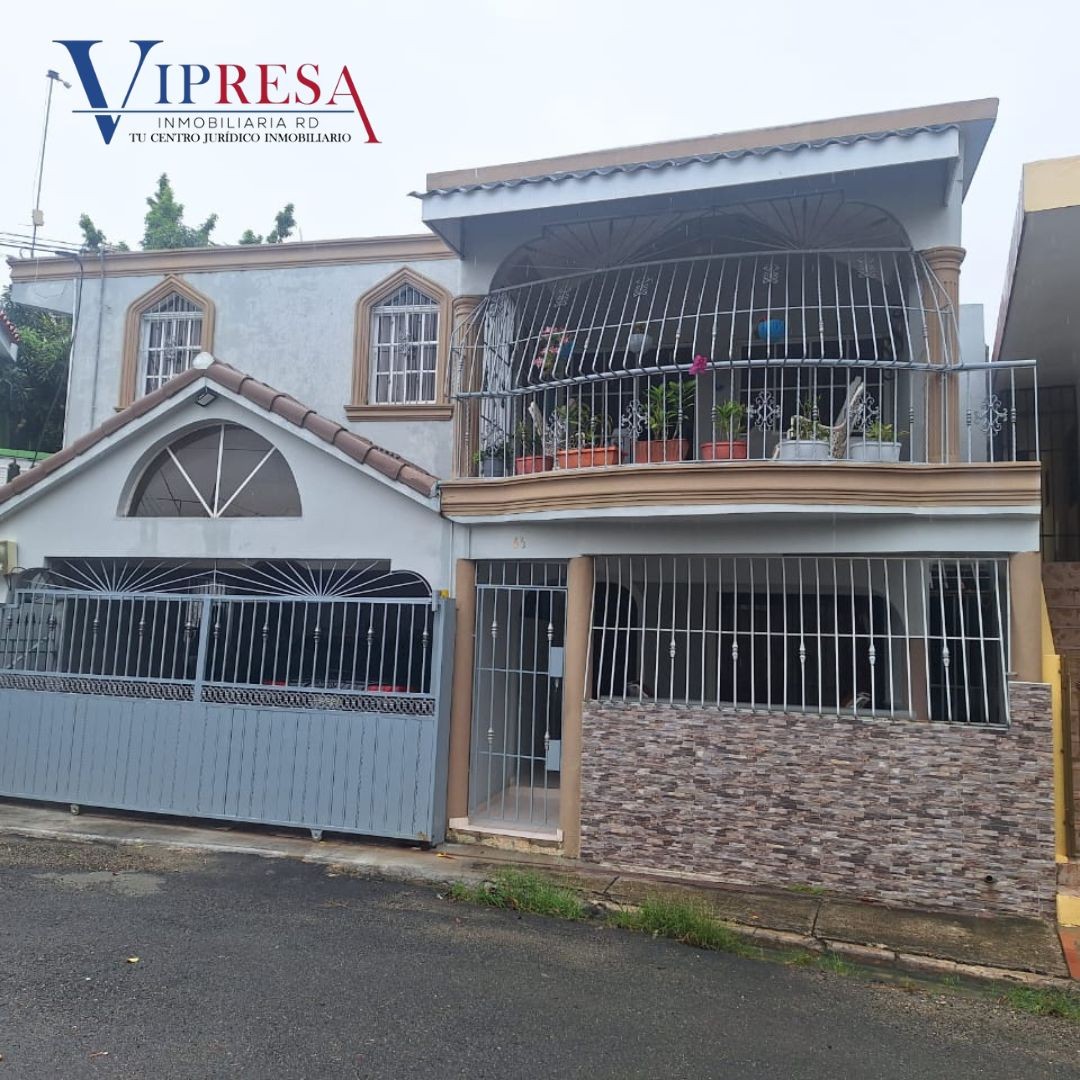 casas - Se vende casa en Buena Vista Segunda, Villa Mella mas 2 apartamentos.