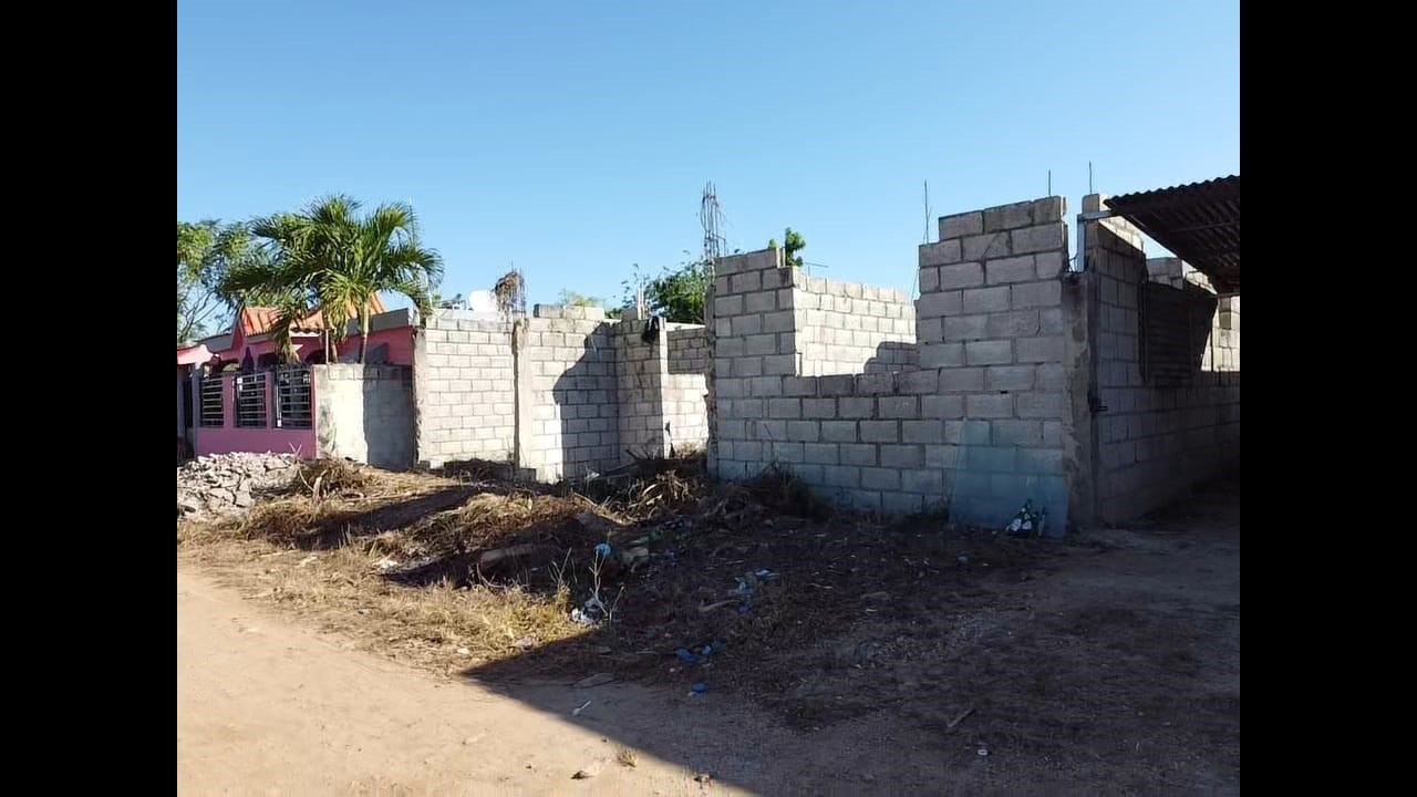 casas - Se Vende Mejora con Cuatro habitaciones en Villa Coral 8