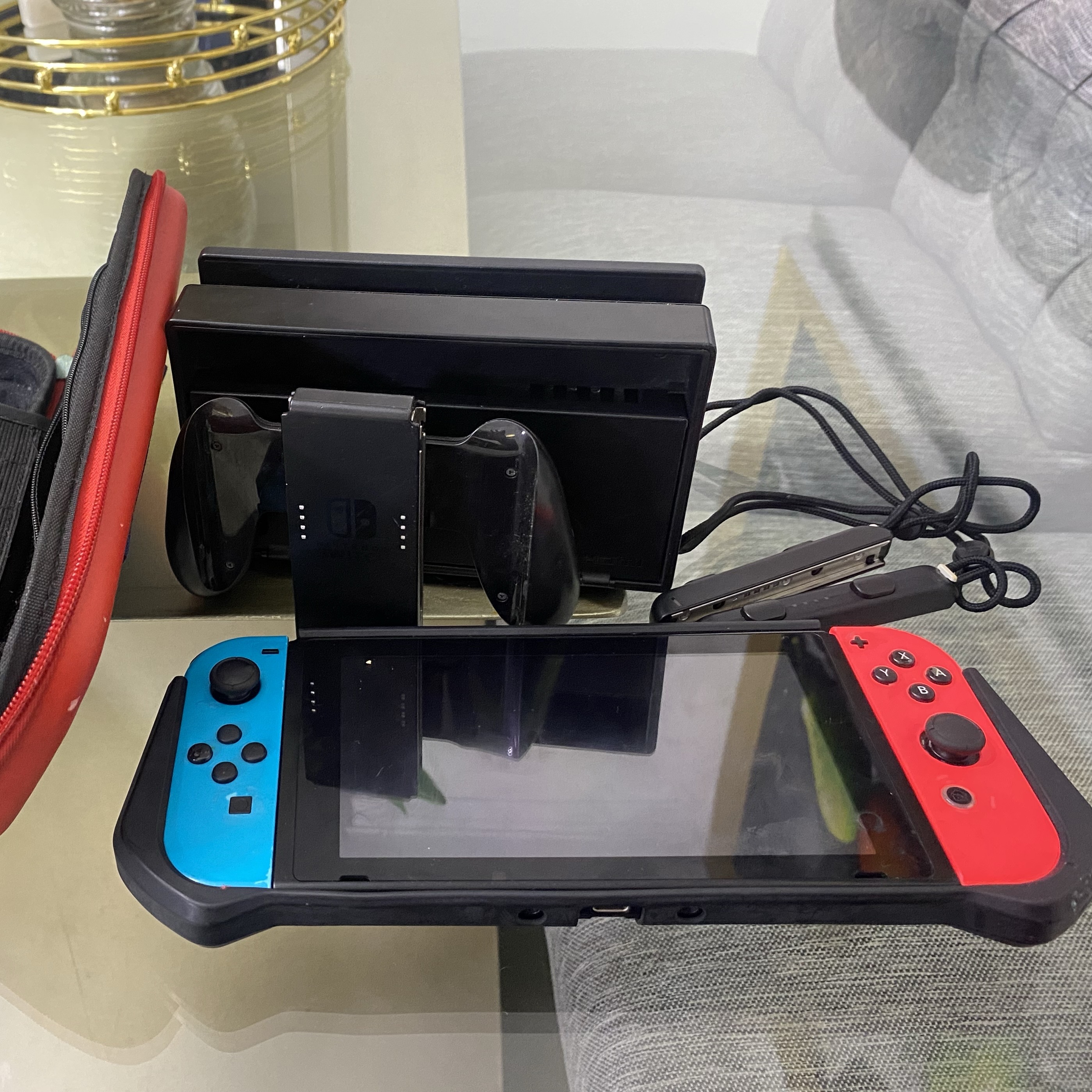 consolas y videojuegos - Nintendo Switch Oled en buen estado  + Accesorios + 2 Controles Pro