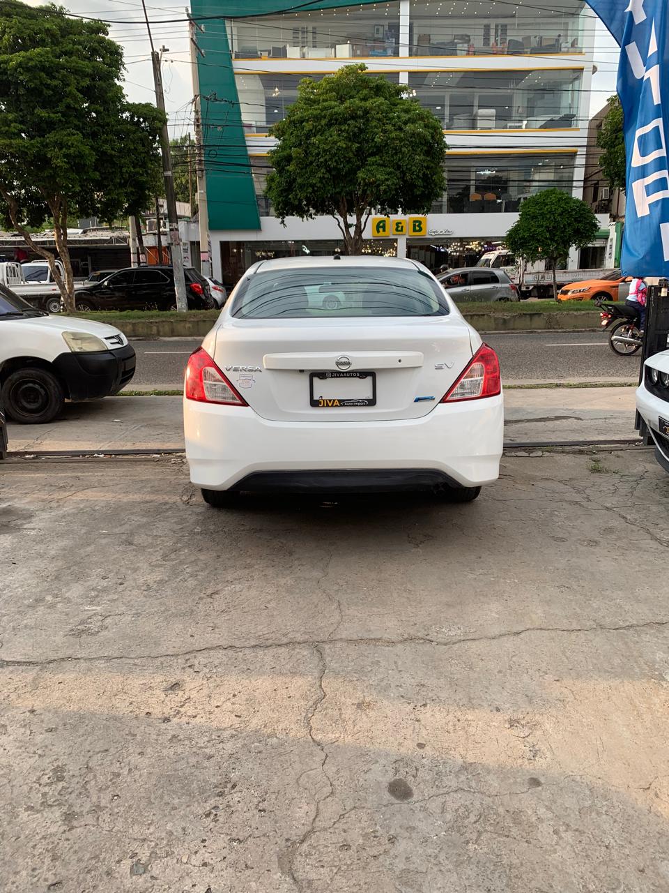 carros - Nissan Versa SV 2019 4