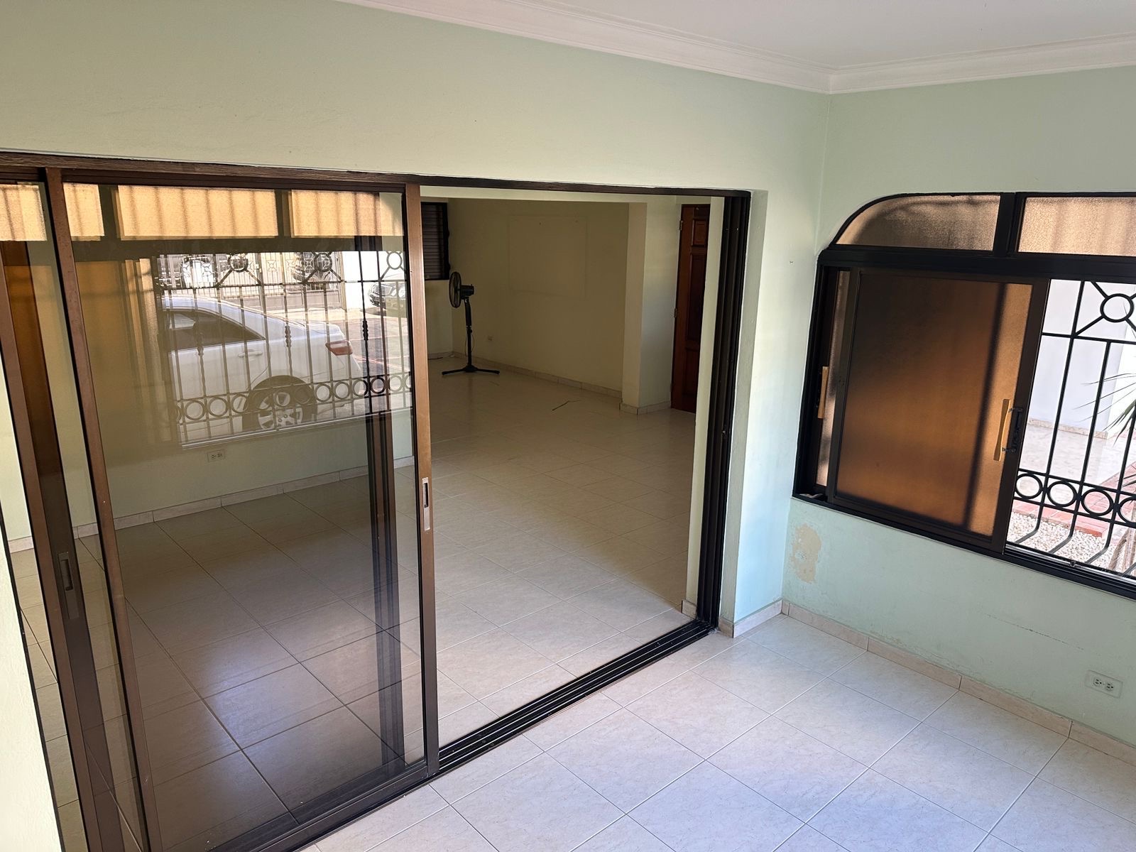 apartamentos - hermoso apartamento en una zona céntrica en Evaristo Morales  3