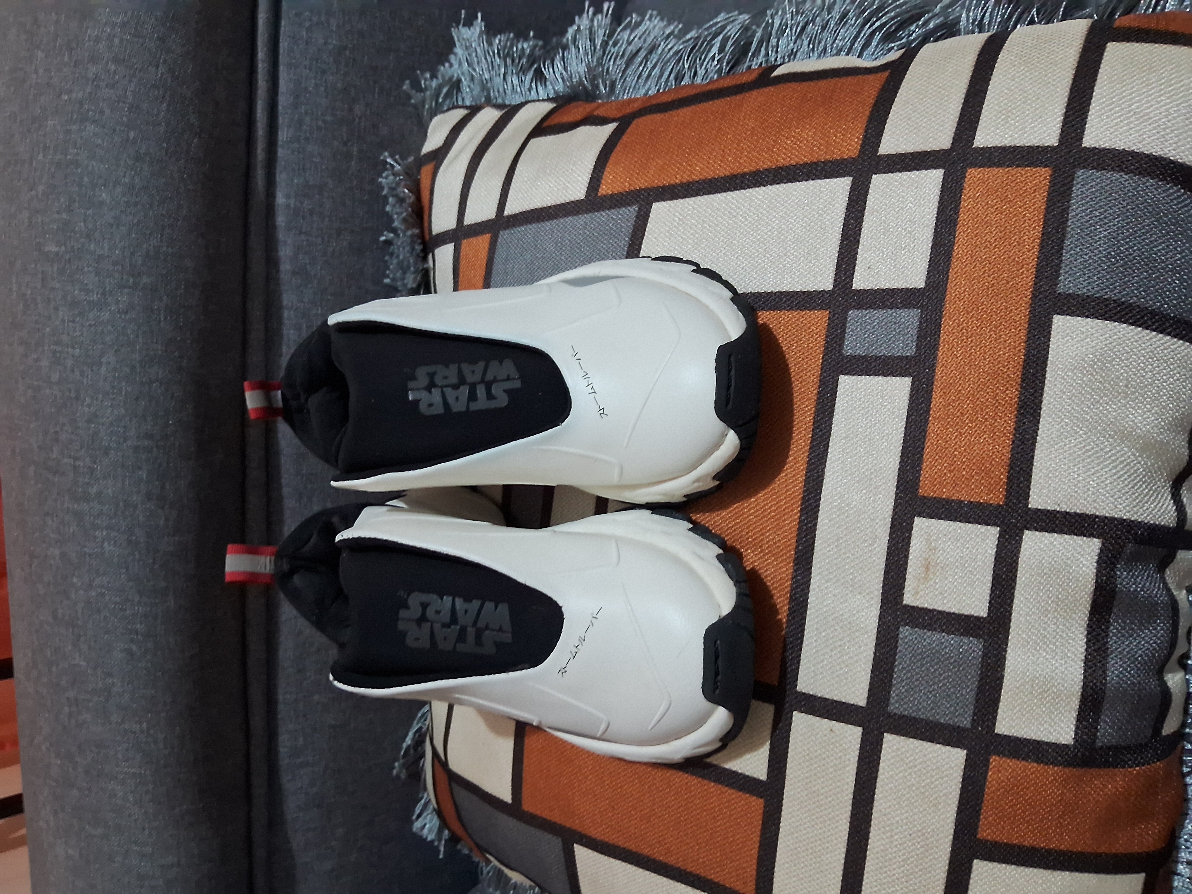 ropa y zapatos - Tenis zara como nuevos .