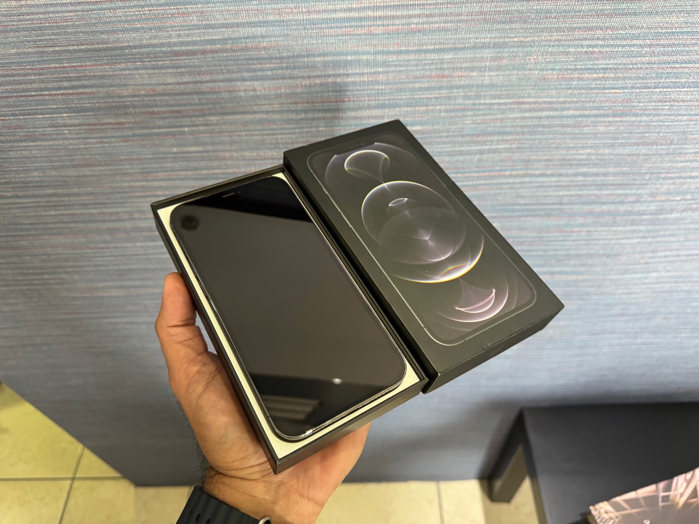 celulares y tabletas - iPhone 12 Pro Max 256GB Graphite Como Nuevo, Desbloqueado, RD$ 33,000 NEG 1