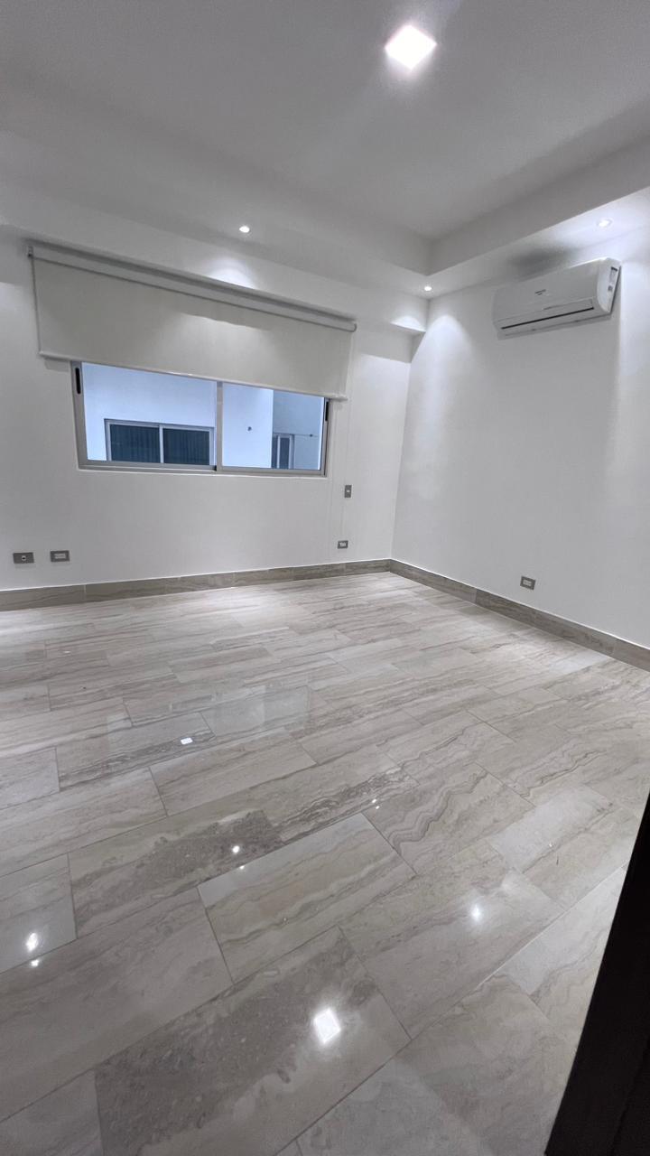 apartamentos - Alquiló serralles una hab 1.5 baños parqueo línea  8