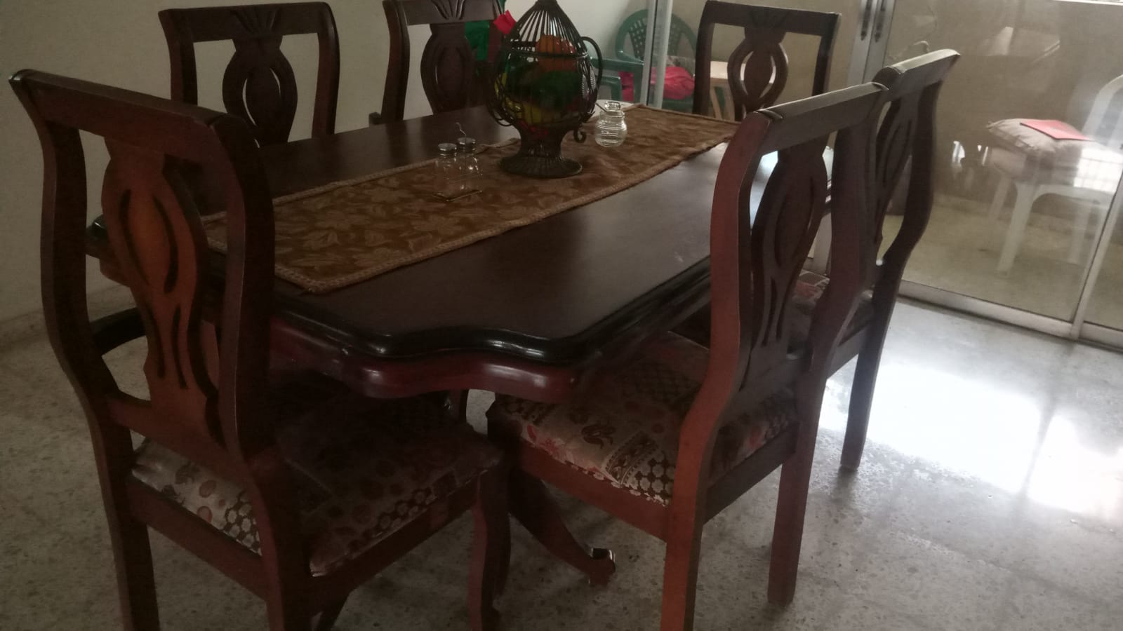 muebles y colchones - COMEDOR EN CAOBA - USADO 2