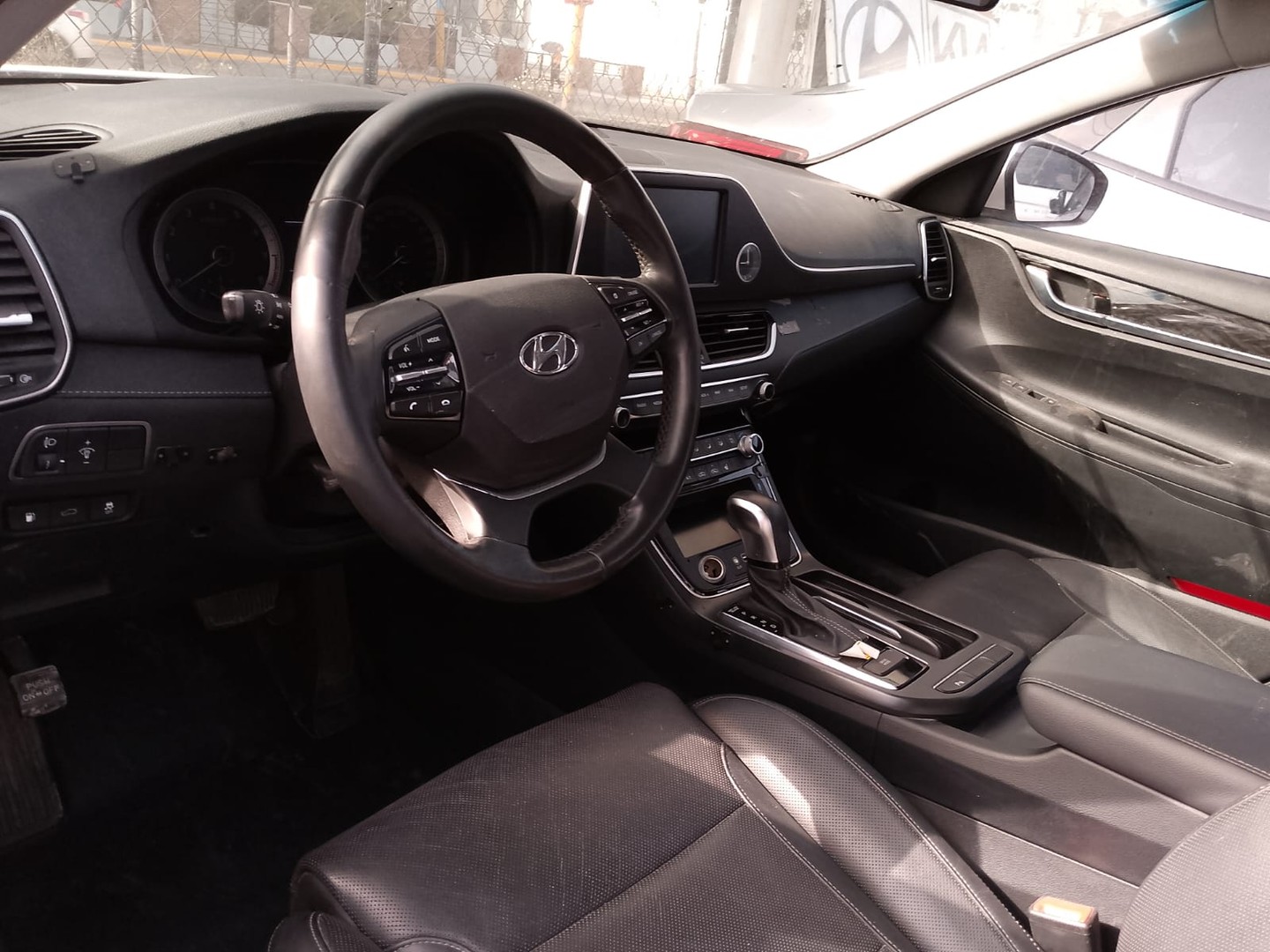 carros - HYUNDAI GRANDEUR 2018 BLANCODESDE: RD$870,100.00 2