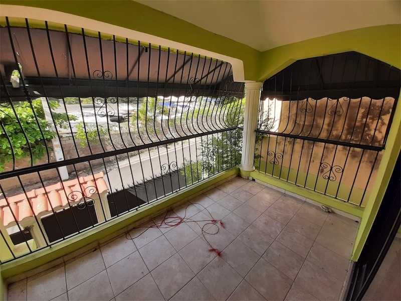 casas - Venta de casa en respaldo los 3 ojos Santo Domingo este  6