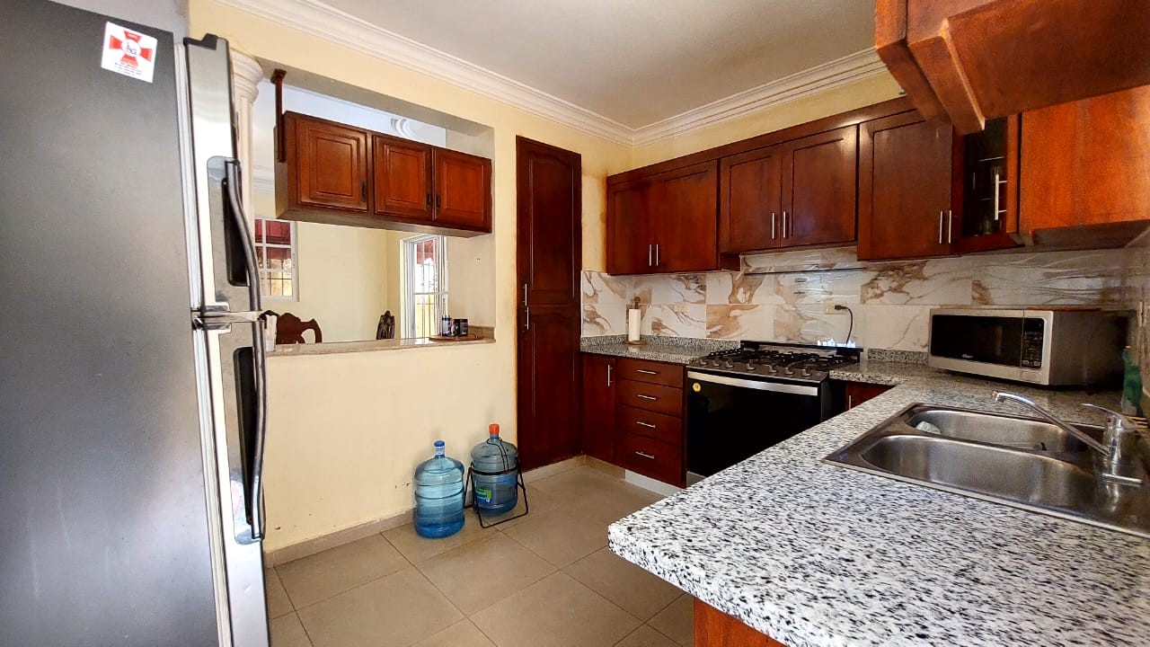 apartamentos - Se vende hermosa casa en Los Tres Ojos