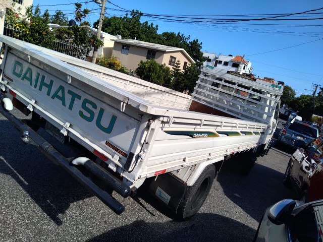 camiones y vehiculos pesados - CAMION DAIHATSU C/L 2006 7