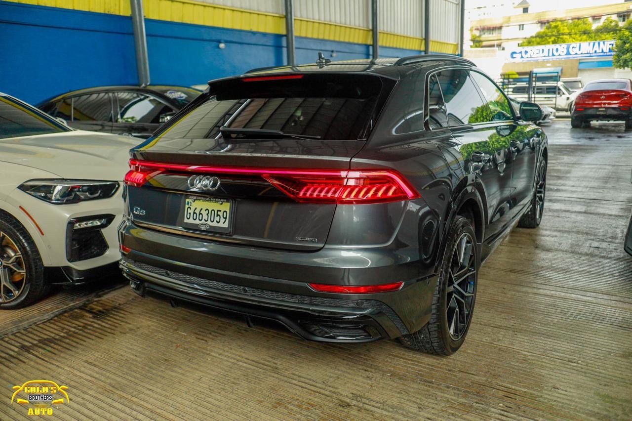 jeepetas y camionetas - Audi Q8 Premium Plus S-Line 2019 Clean Carfax 4