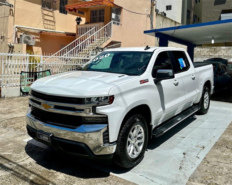 jeepetas y camionetas - Chevrolet Silverado LT 2020 4x4 DIESEL 6