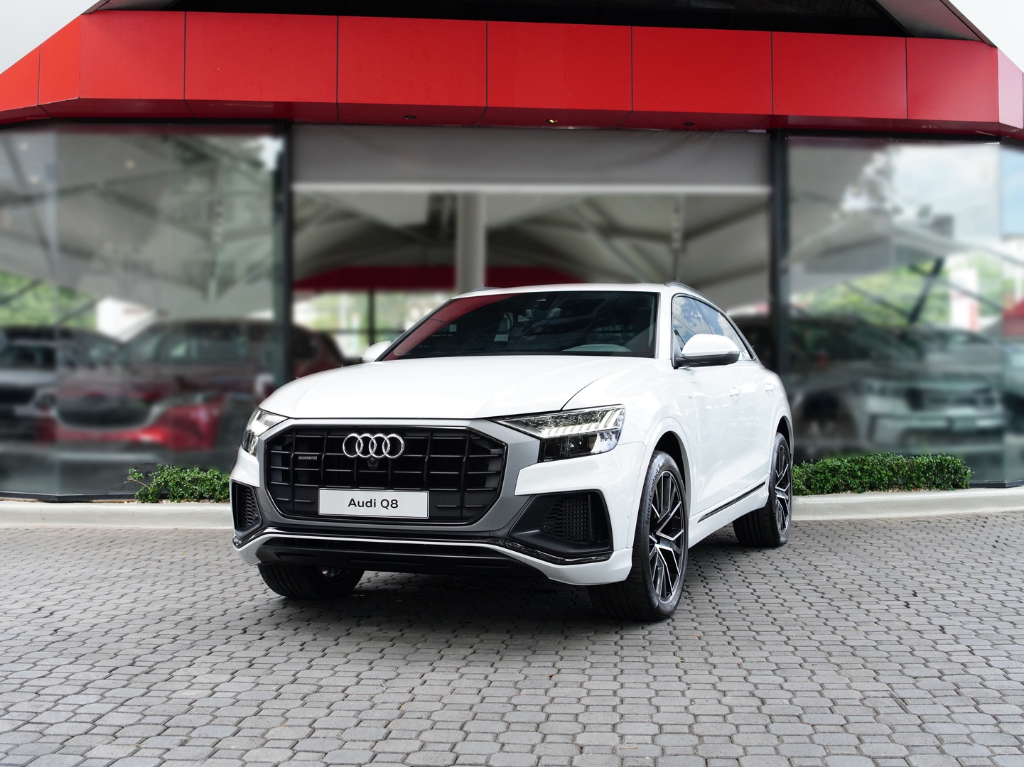 carros - Audi Q8 2021