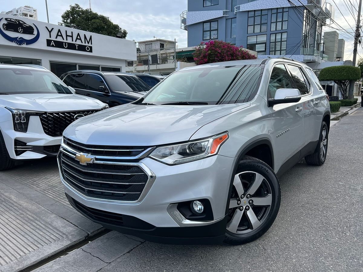 jeepetas y camionetas - CHEVROLET TRAVERSE 2021