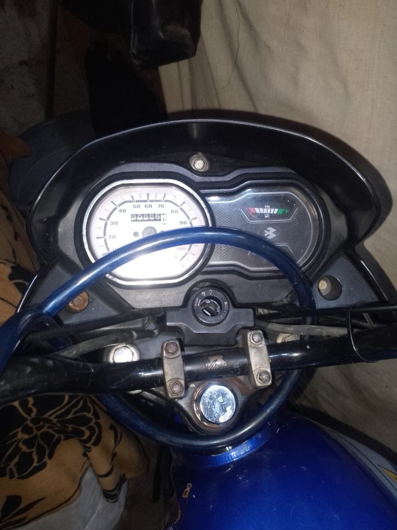 motores y pasolas - Moto Bajaj Platina 100  3