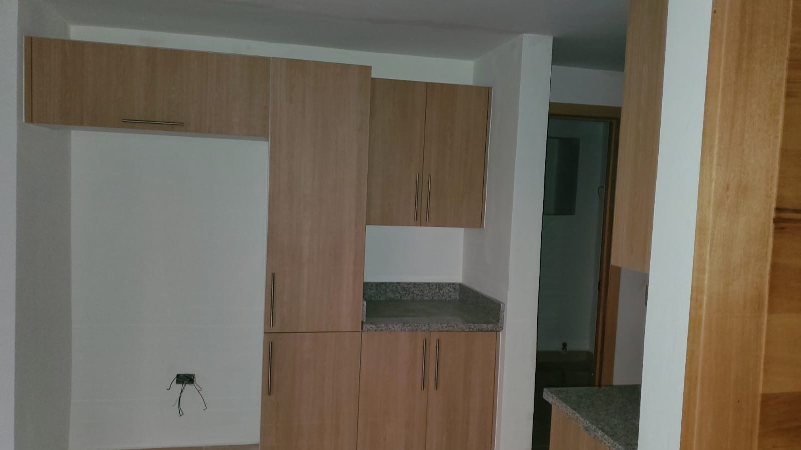 apartamentos - Apartamentos de primera, terminados, grandes, 2 parqueos, San Isidro/ Ecológica 5