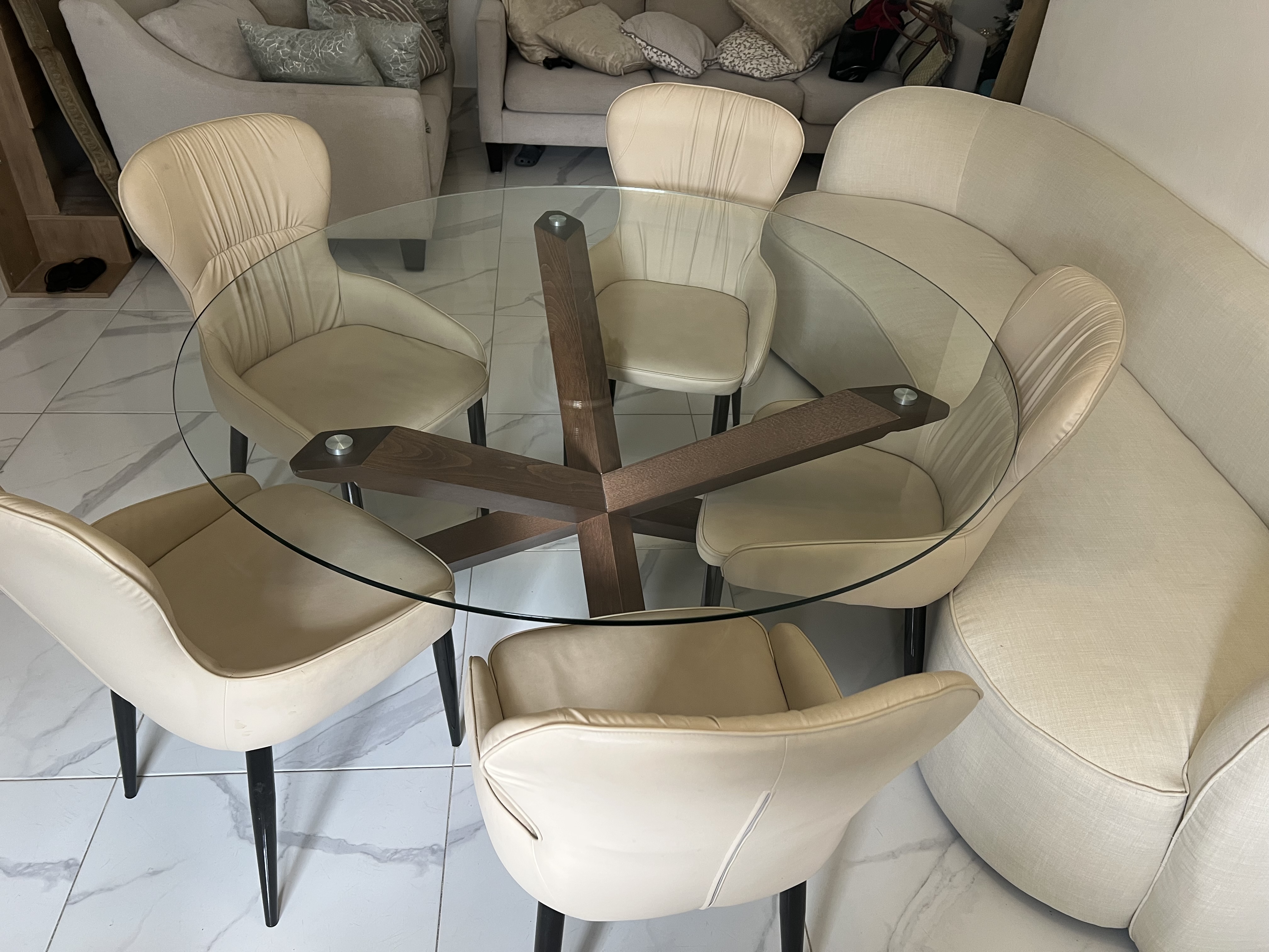 muebles y colchones - VENDO COMEDOR MODERNO COMO NUEVO de 6 SILLAS 1