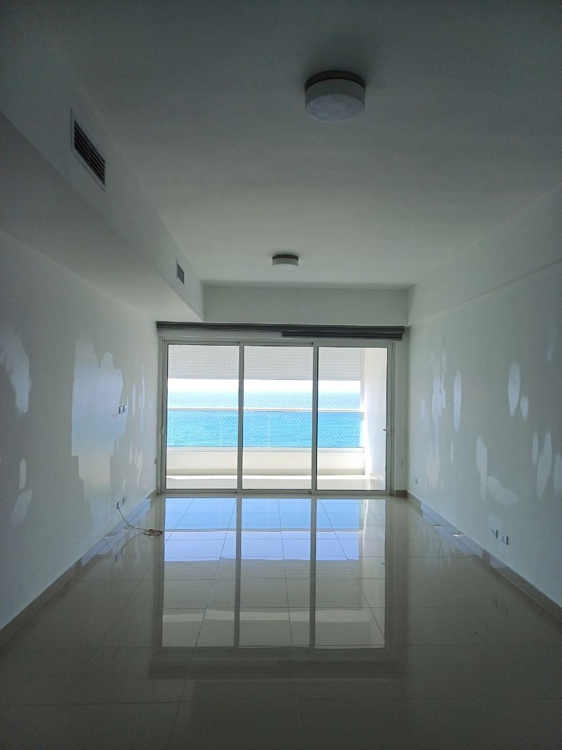 apartamentos - VENDO ESPECTACULAR APARTAMENTO EN PRIMERA LINEA DE PLAYA EN JUAN DOLIO 1