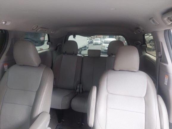 jeepetas y camionetas - Toyota sienna 2017 5