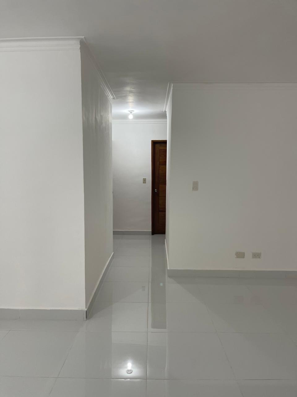 apartamentos - venta de apartamento en la autopista de san Isidro con 2 parqueos Santo Domingo  3