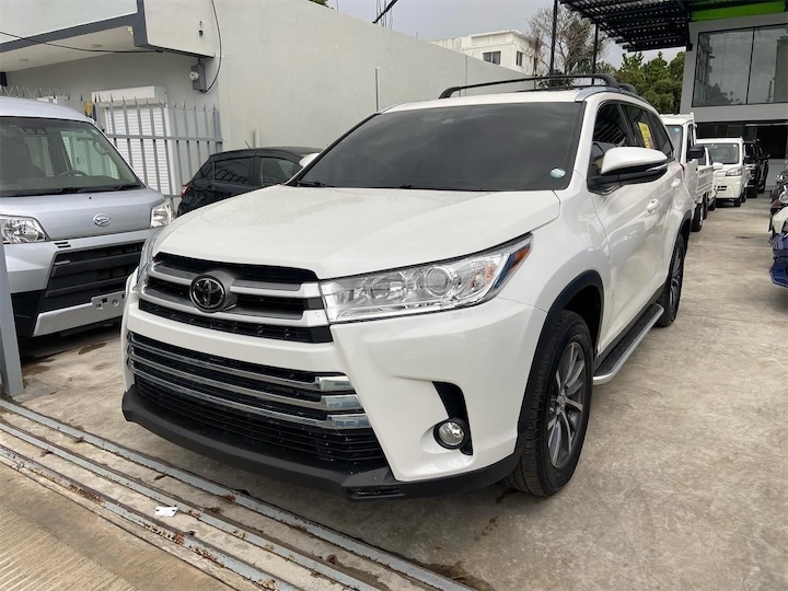 jeepetas y camionetas - TOYOTA HIGHLANDER XLE 2019