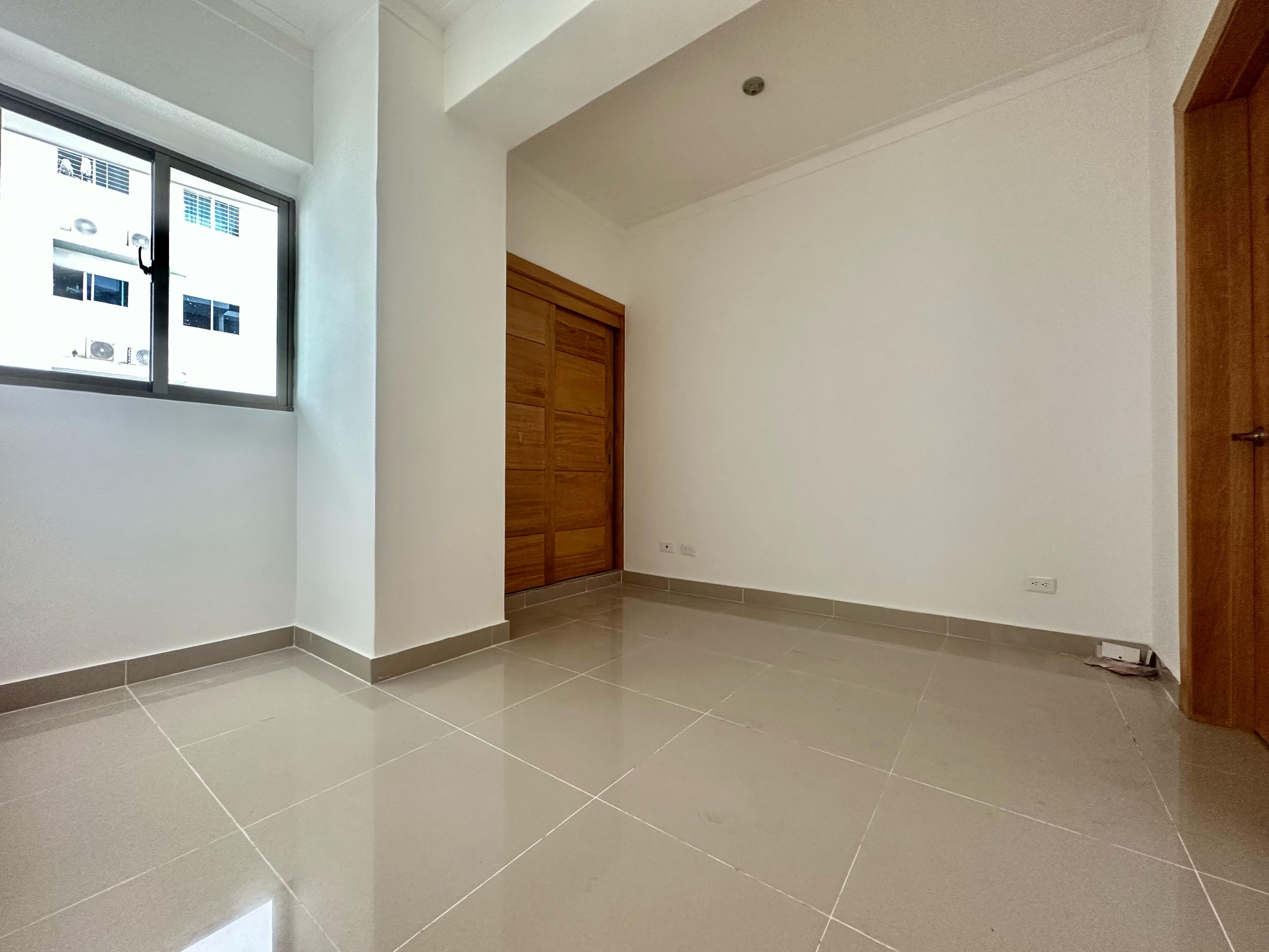 apartamentos - Evaristo Morales📍

❗️Apartamento en alquiler ❗️
 5