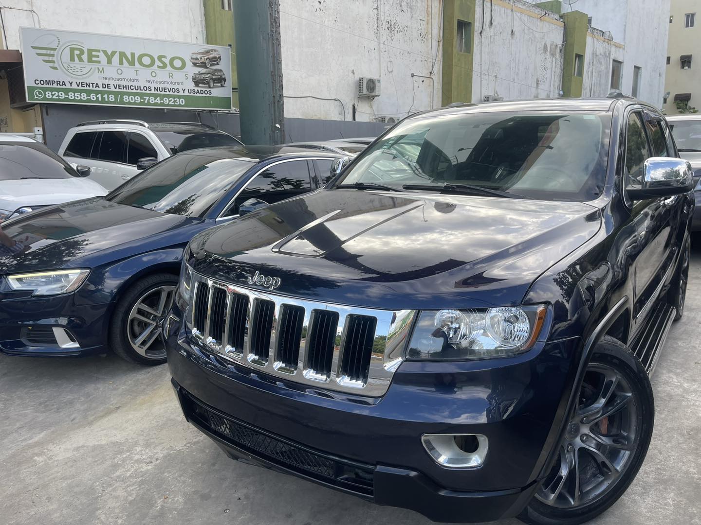 jeepetas y camionetas - JEEP GRAND CHEROKEE LAREDO 2011 1