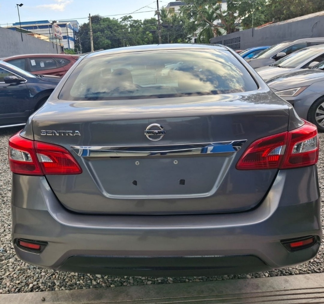 carros - 2019 Nissan Sentra  1