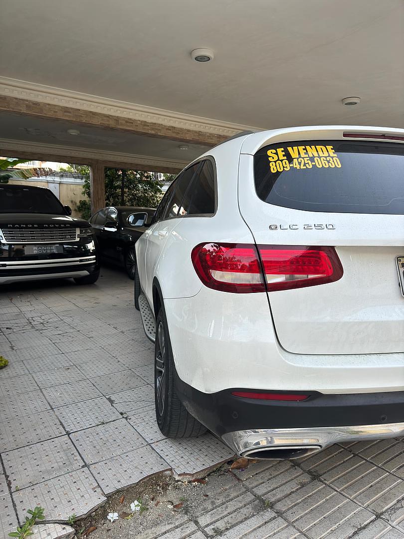 jeepetas y camionetas - MERCEDES BENZ GLC 250 2016 3