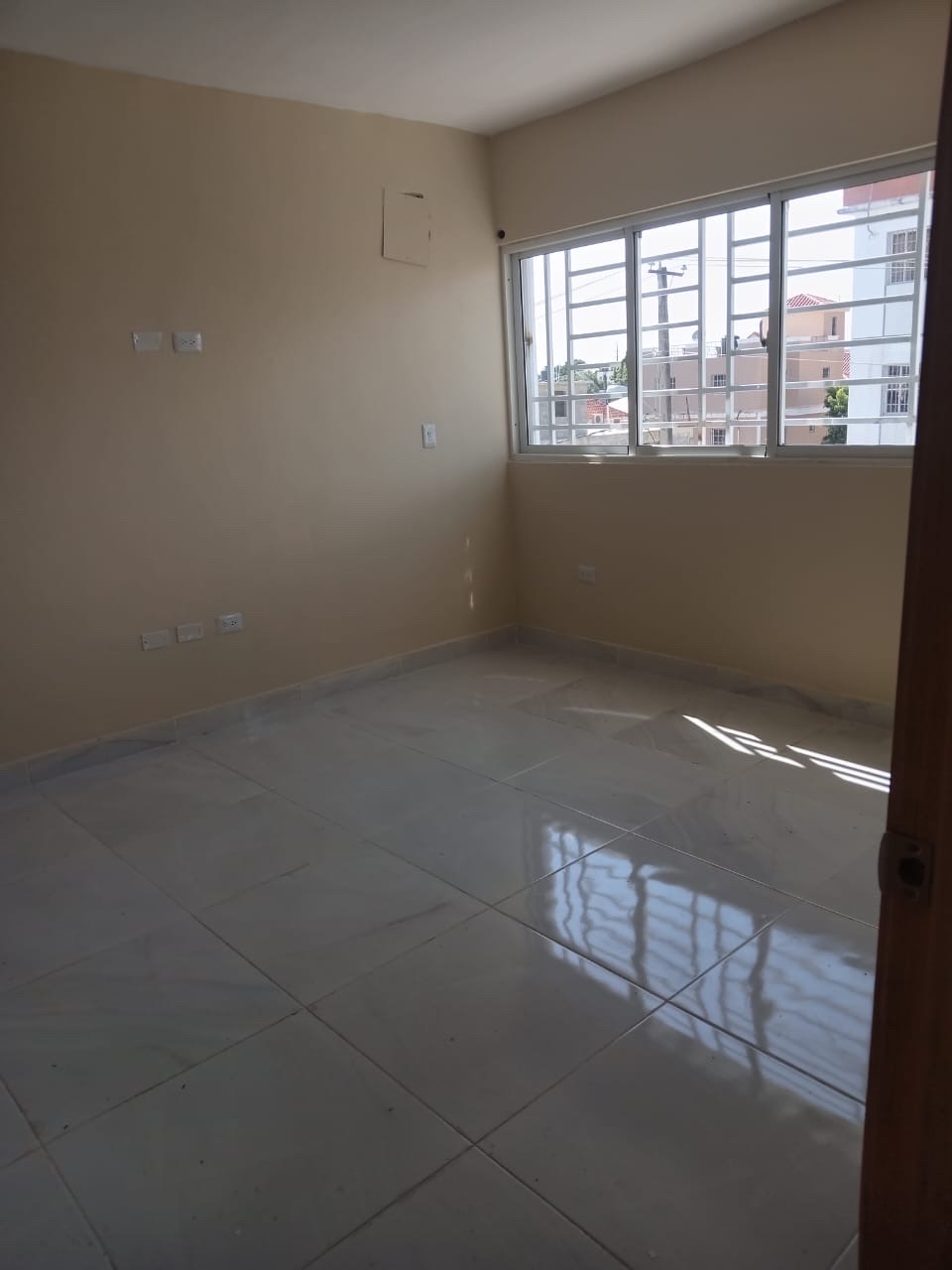 apartamentos - venta de apartamento de 116mts en la autopista de san Isidro 3er piso  4