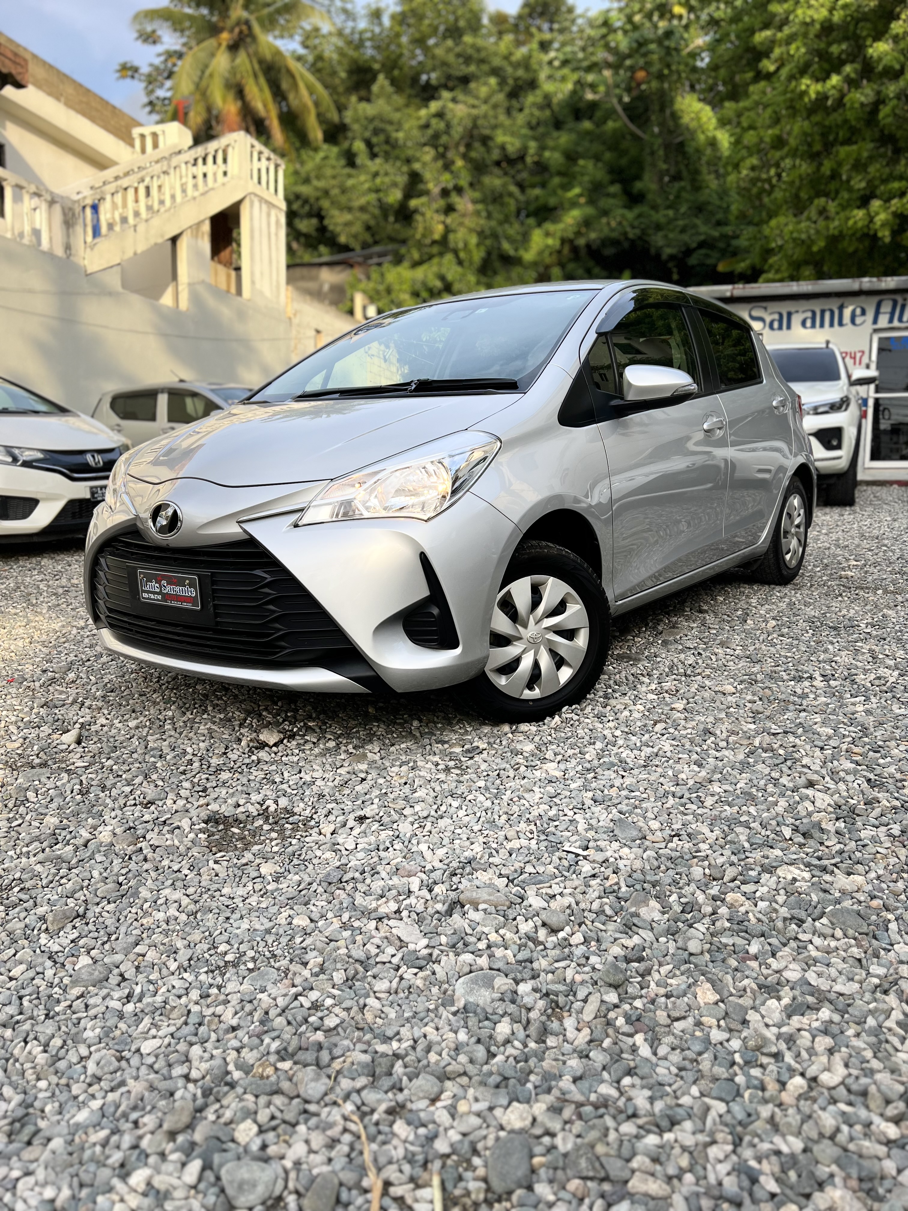 carros - Toyota Vitz 2017  1