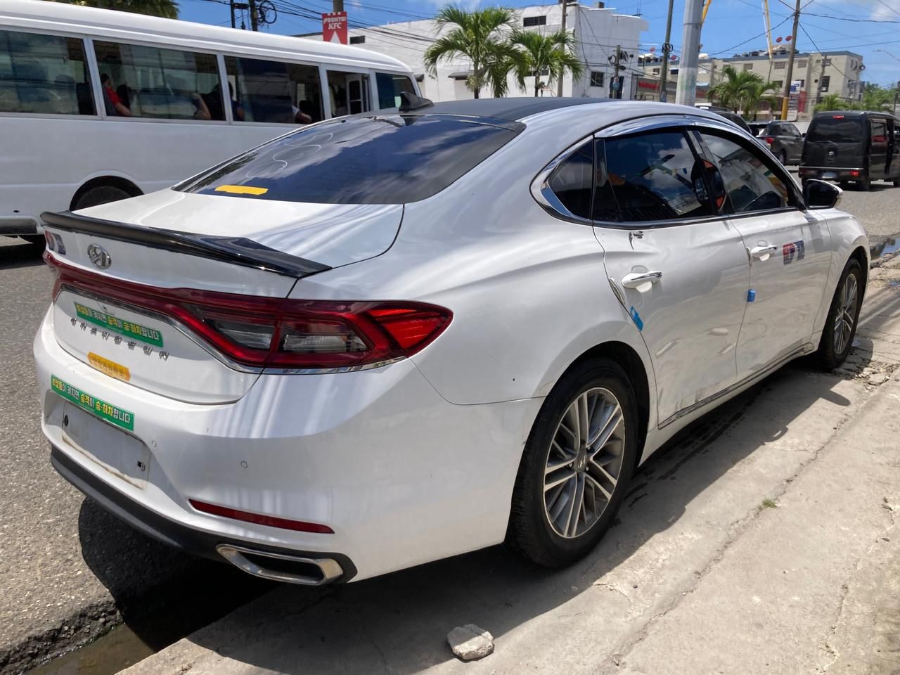 carros - HYUNDAI GRANDEUR 2018 BLANCODESDE: RD$870,000.00 8