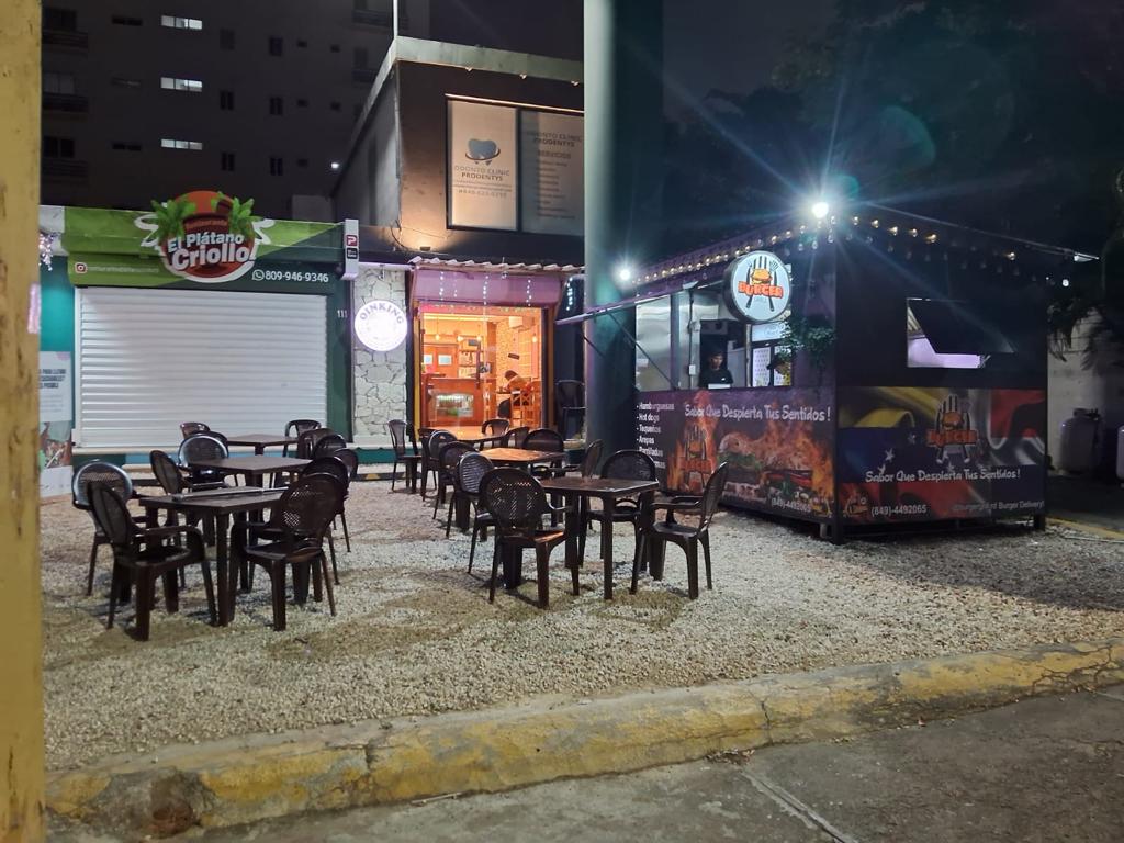 oficinas y locales comerciales - ALQUILER FOOD TRUCK EQUIPADO EN PLAZA COMERCIAL "  1