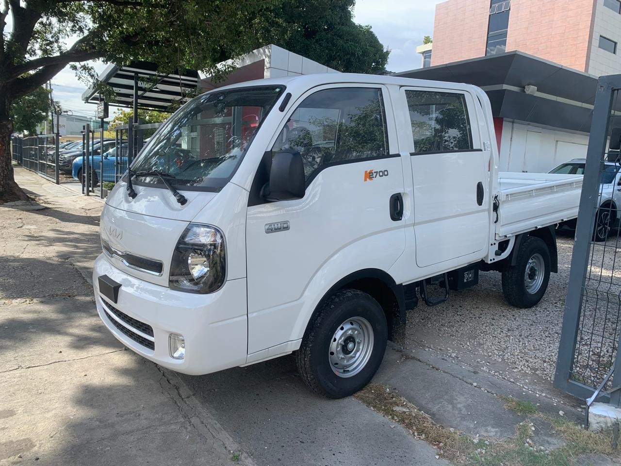 camiones y vehiculos pesados - Kia K-2700 Doble cabina 4x4 2024 4