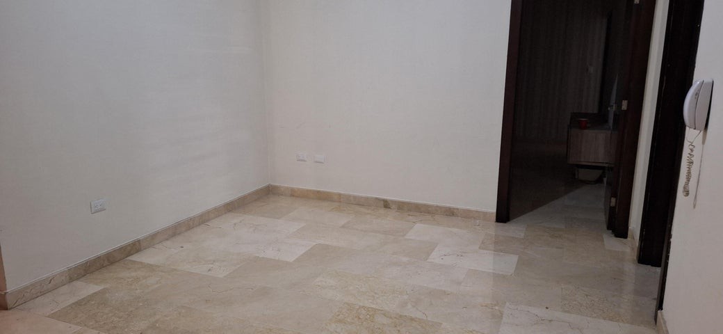 apartamentos - Apartamento en venta Naco Santo Domingo #24-1345 tres dormitorios, 3 ptos. 3