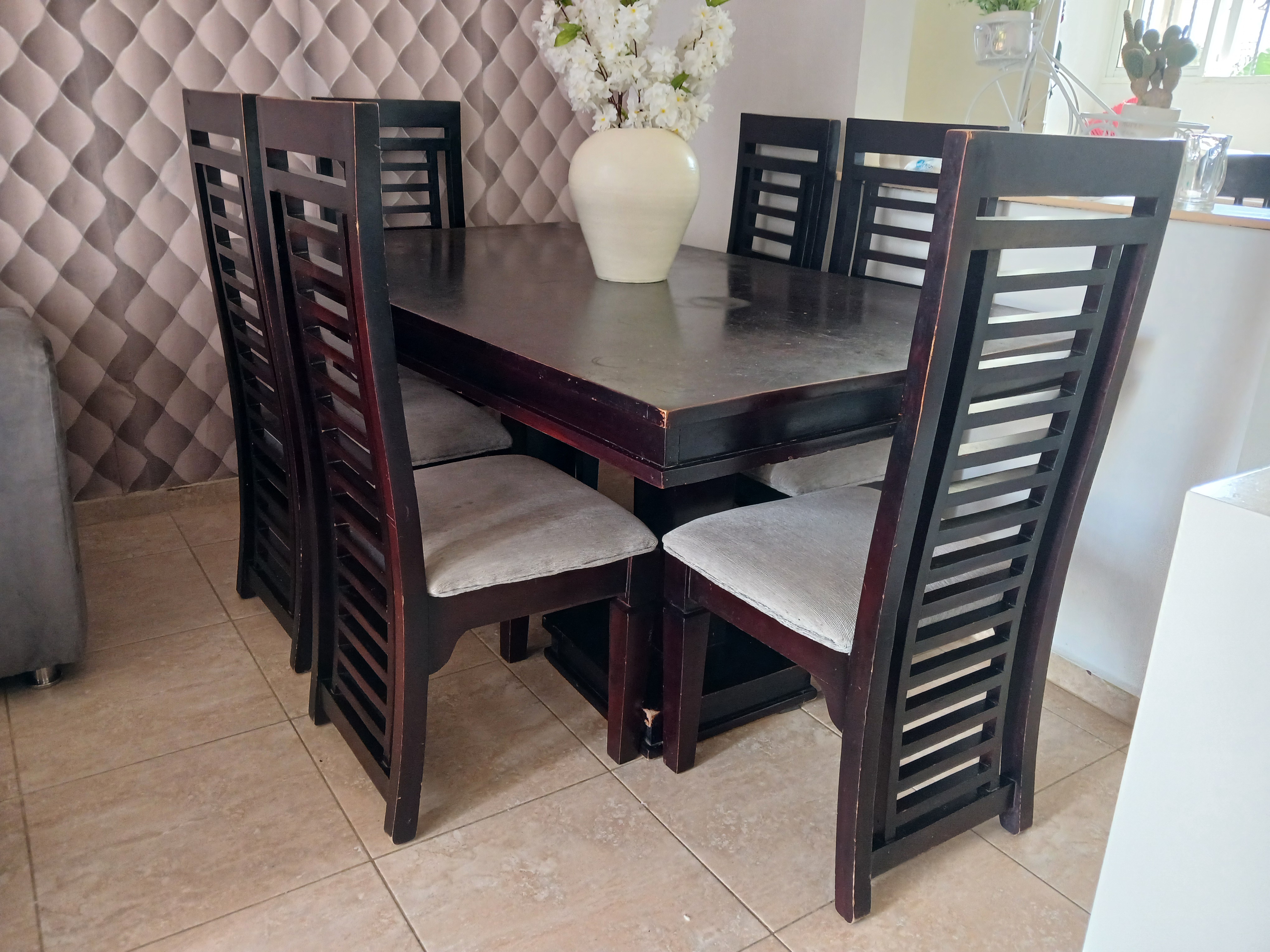 muebles y colchones - Comedor de caoba de oportunidad 