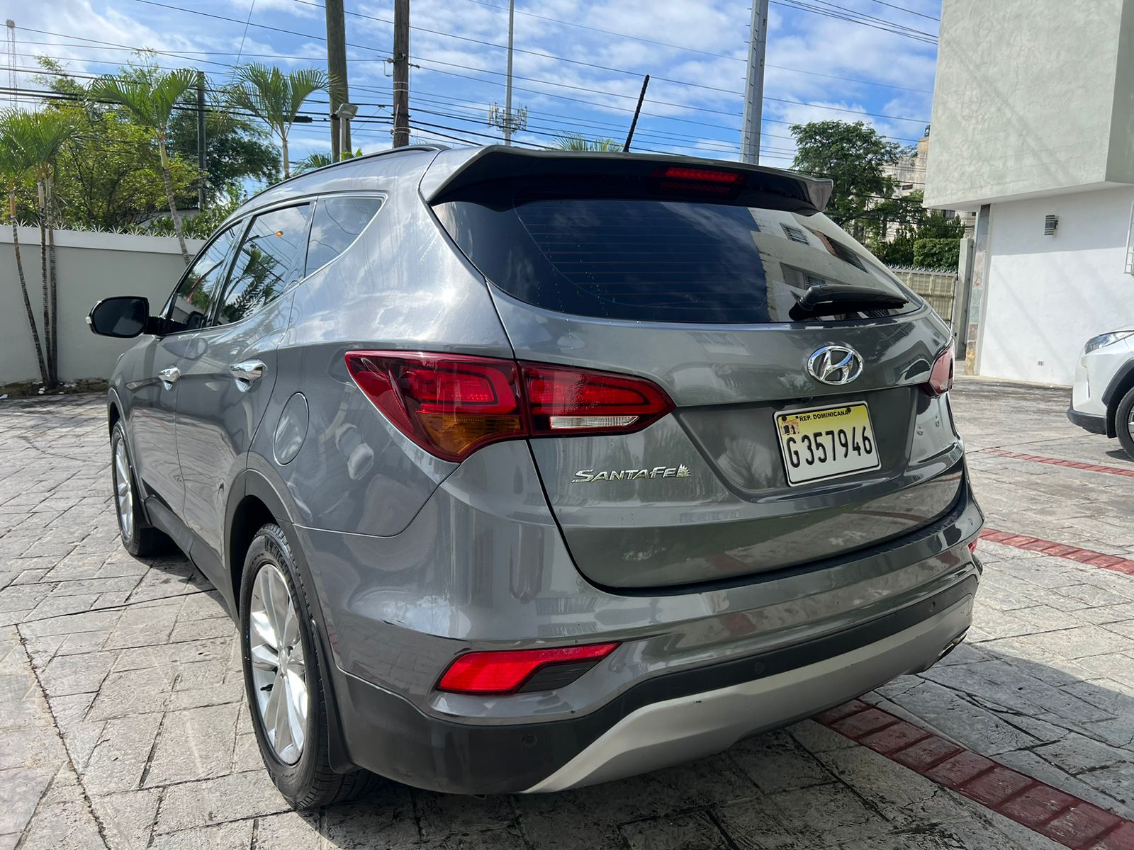 jeepetas y camionetas - Hyundai Santa fe 2016 impecable  3