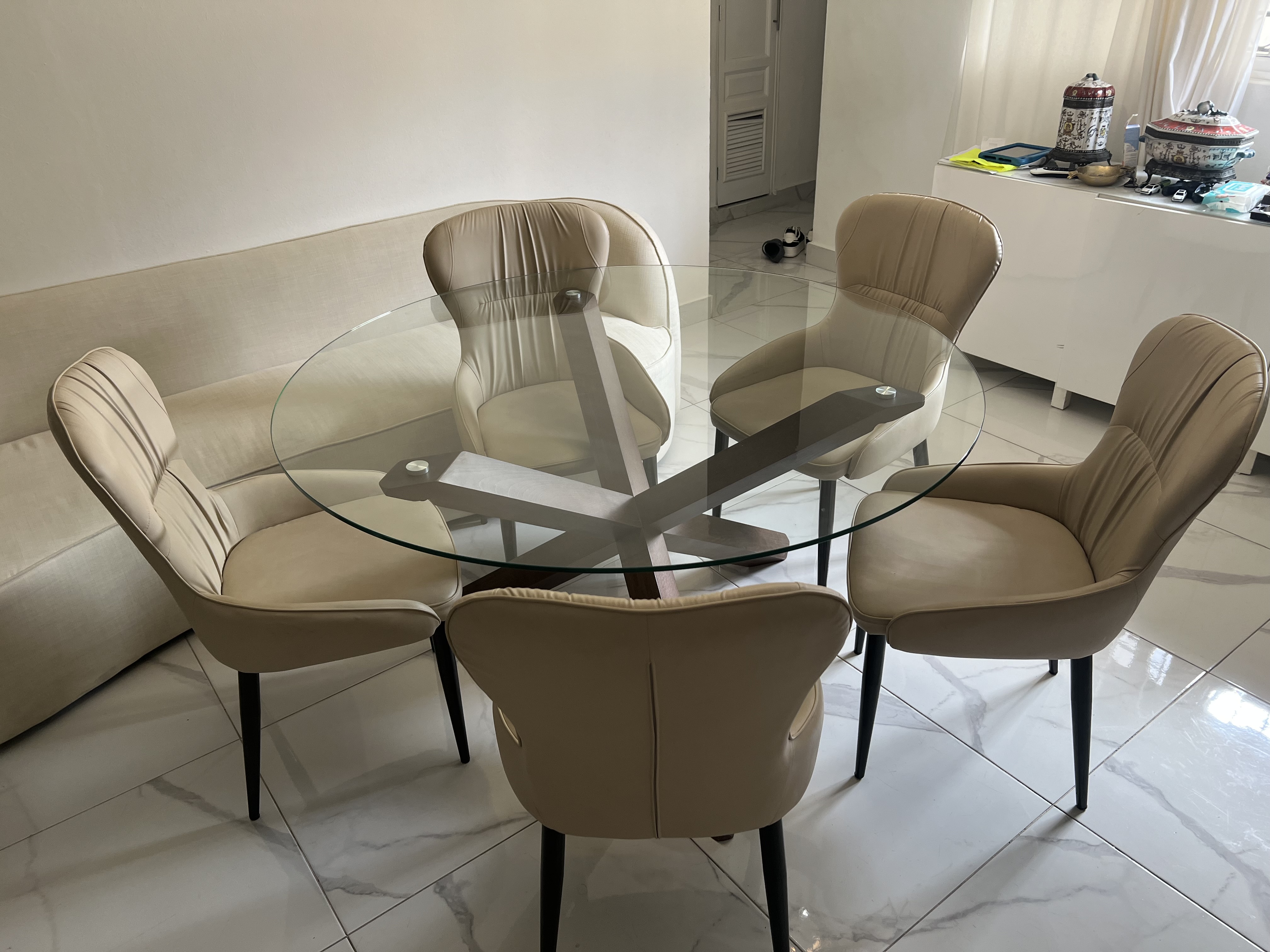 muebles y colchones - VENDO COMEDOR MODERNO COMO NUEVO de 6 SILLAS 2