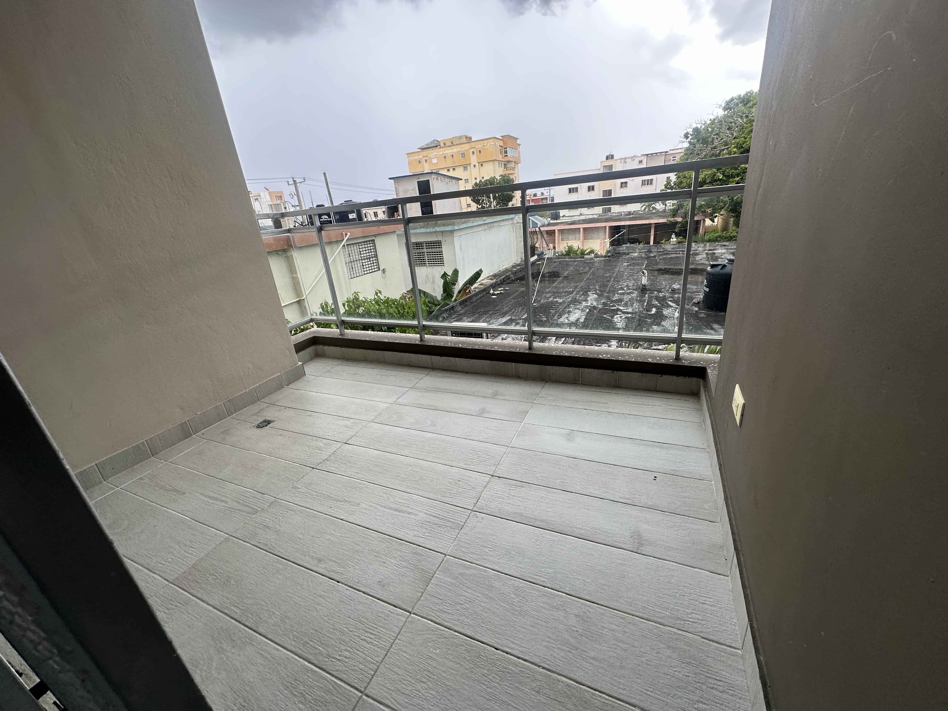 apartamentos - Vendo independencia klm 6 y medio dos hab parqueo  3