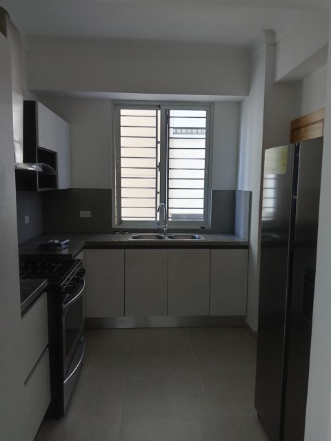 apartamentos - Alquiler de Apartamento con Linea blanca en la esperilla 1