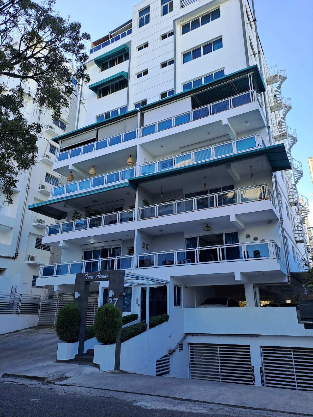 apartamentos - ⏰DIOS 📍Evaristo Morales 📍Vendo Apartamento Oport