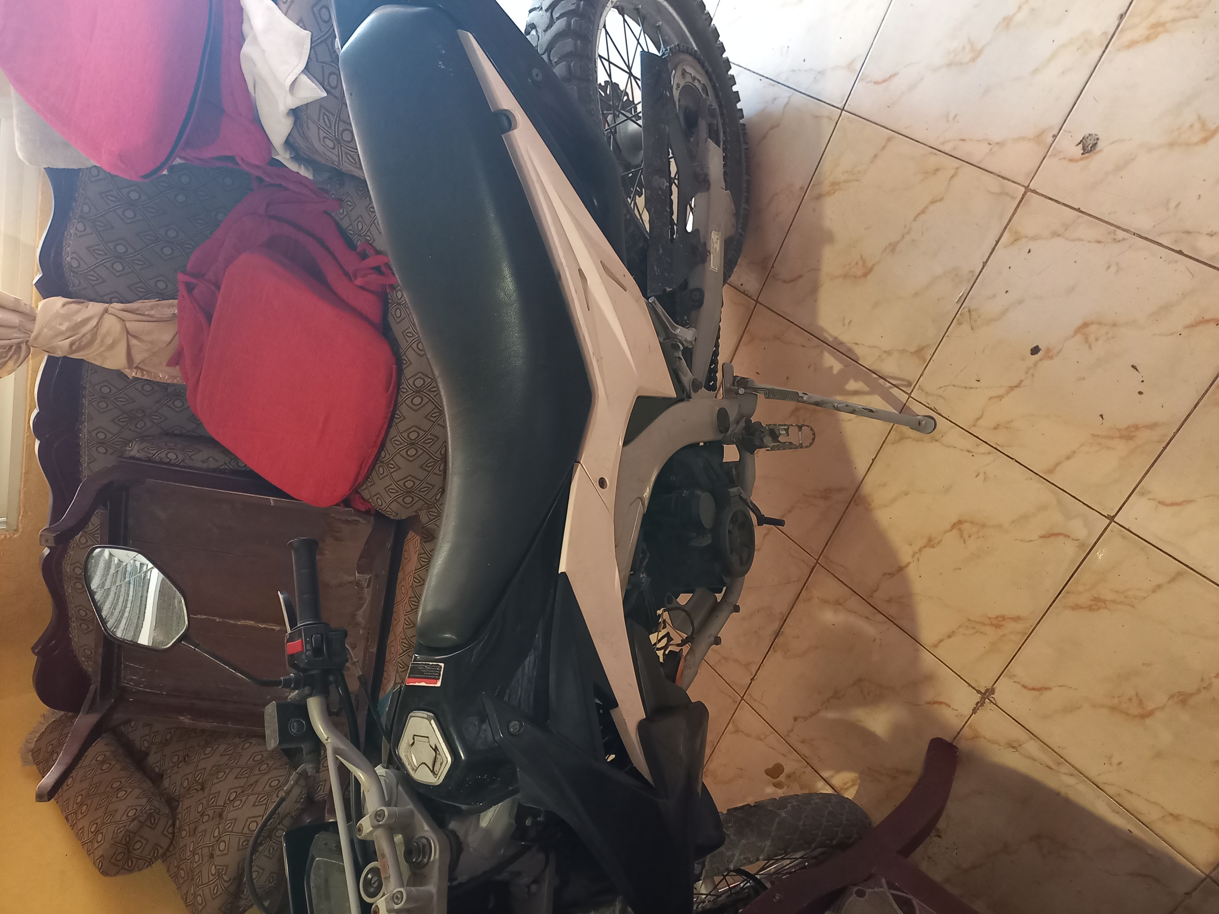 motores y pasolas - Motocicleta loncin 250cc                           2