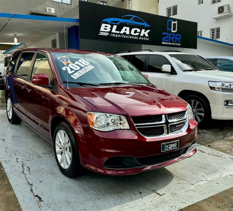 jeepetas y camionetas - Dodge Grand Caravan SE 2018  4