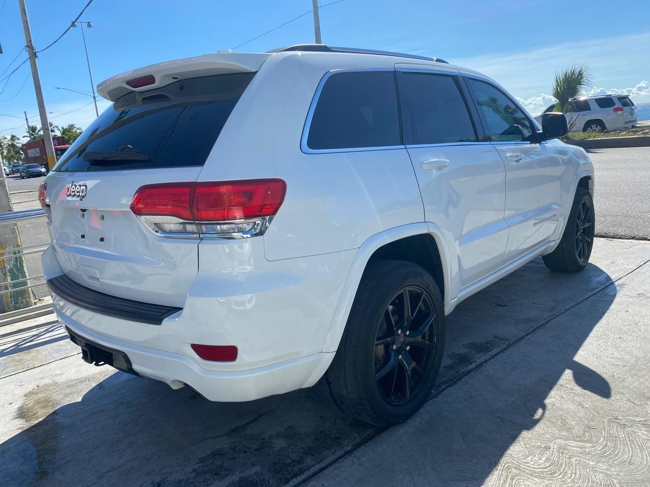 jeepetas y camionetas -  Jeep Grand Cherokee Laredo 4x4 2016 8