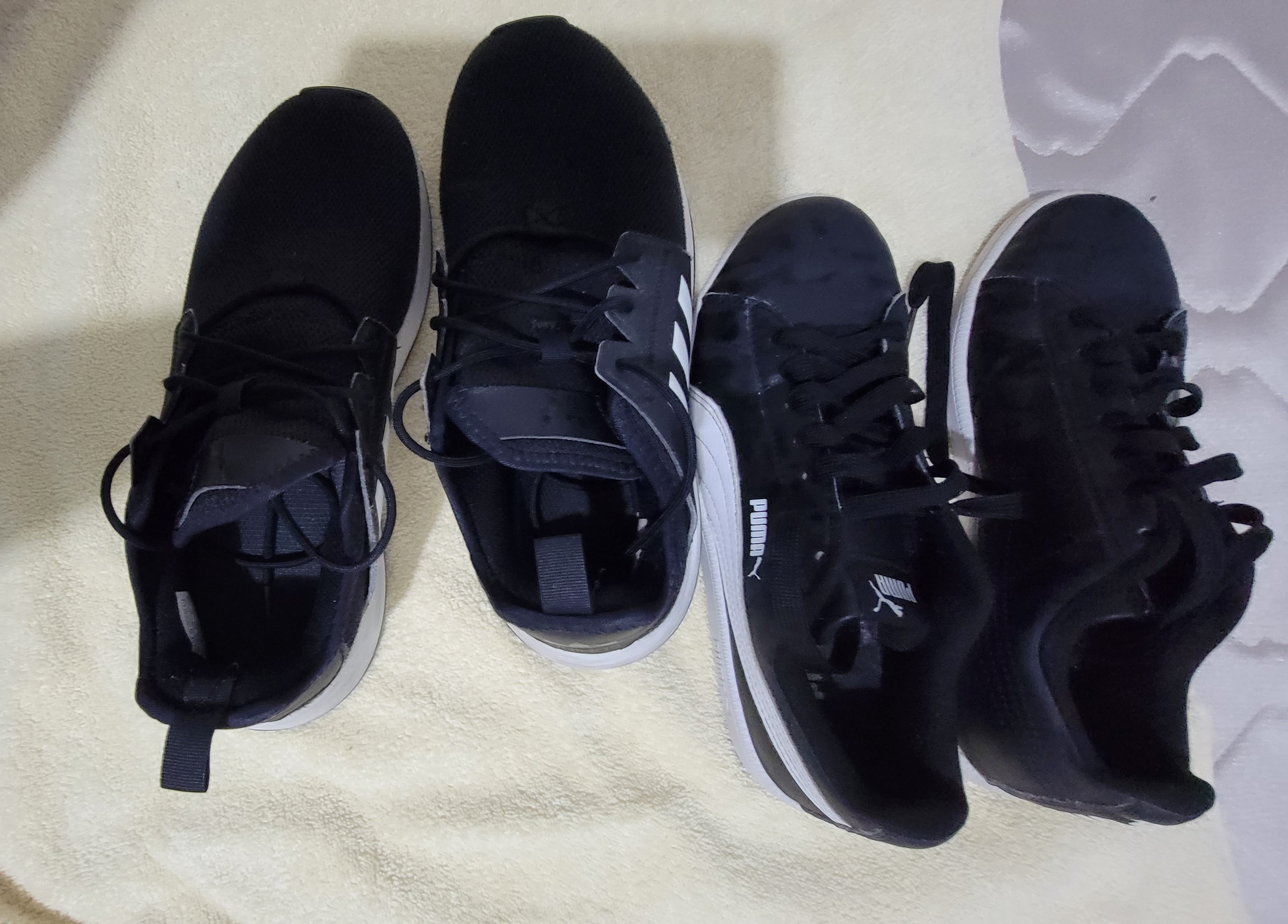 ropa y zapatos - **Vendo zapatos para niños size 5,6 adidas, puma,  2