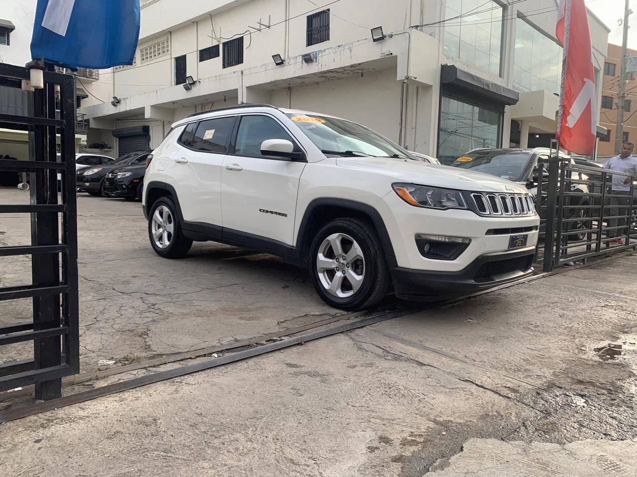 jeepetas y camionetas - 2019 Jeep Compass LATITUDE  5