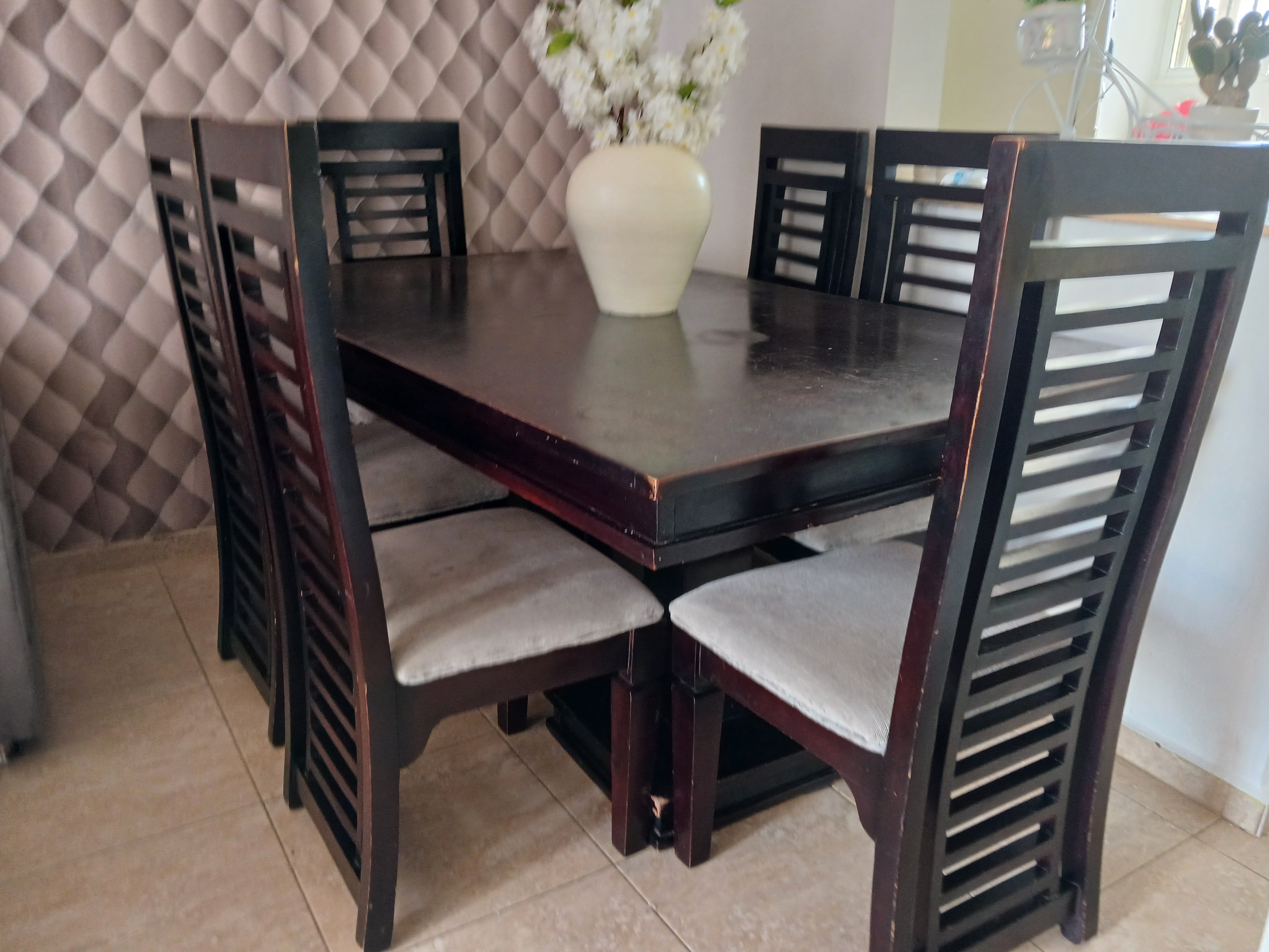 muebles y colchones - Comedor de caoba de oportunidad  1