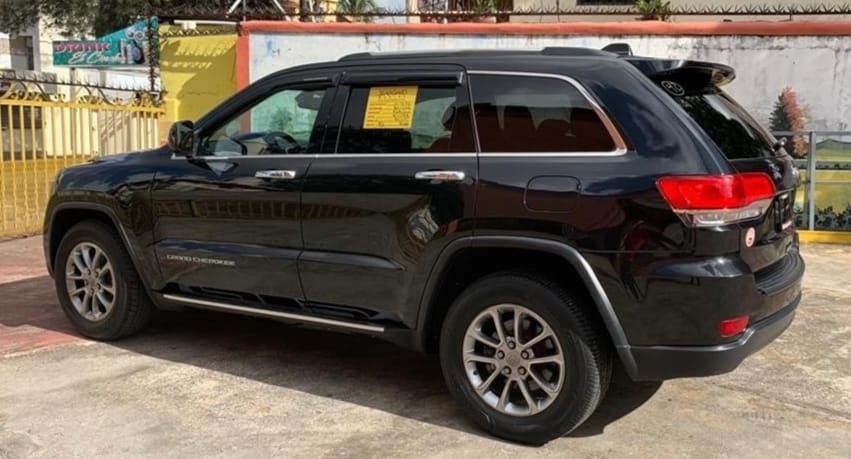 jeepetas y camionetas - Jeep Grand Cherokee Laredo 2016 9