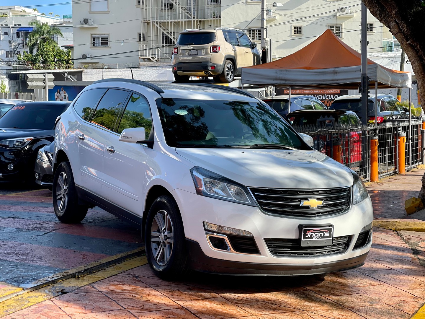 jeepetas y camionetas - 
Chevrolet Traverse LT Blanca  2017 1