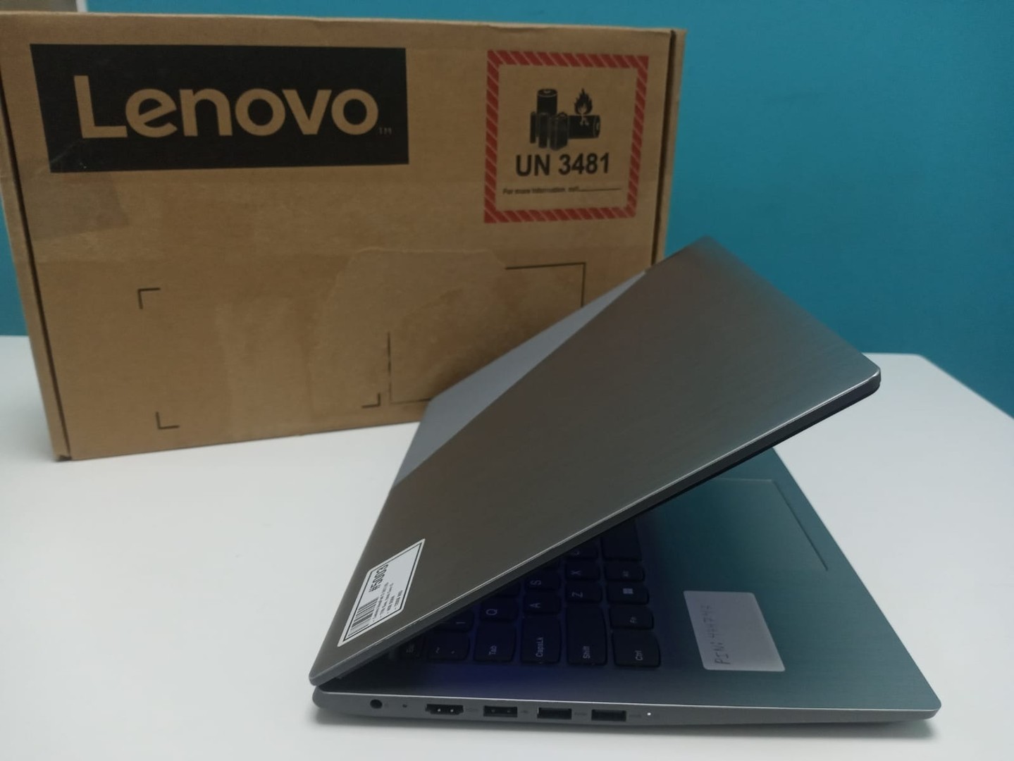 computadoras y laptops - Laptop, Lenovo IdeaPad 3 14ITL05 / 11th Gen, Intel Core i3 / 4GB DDR4 / 128GB SS 2