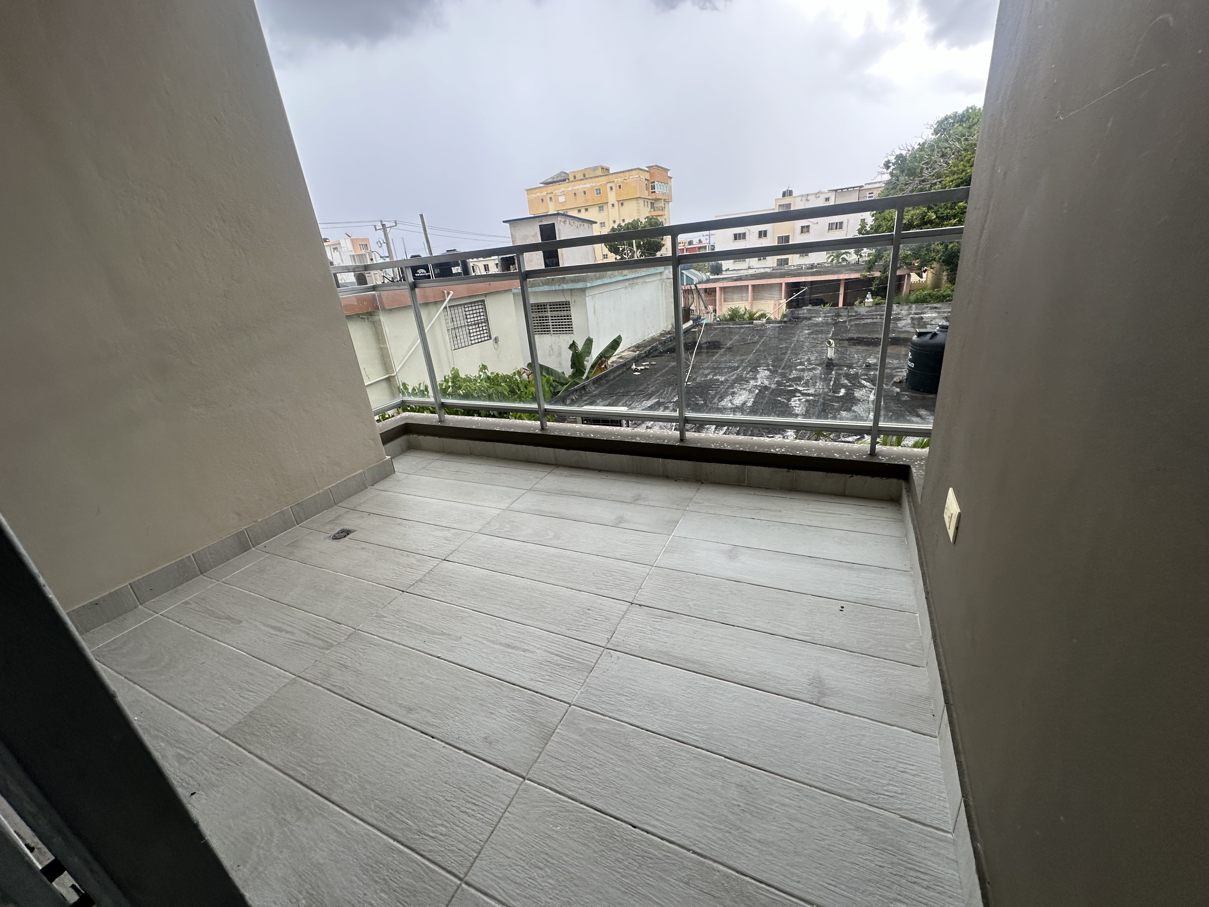 apartamentos - Vendo independencia klm 6 y medio dos hab parqueo  4